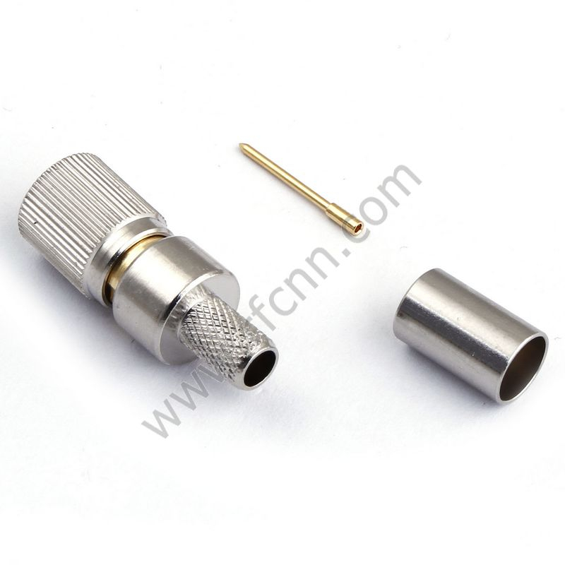 1.6 / 5.6 Sertissage mâle pour connecteur RF BT3002